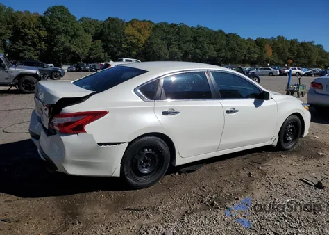 2017 Nissan Altima 2.5 z USA, uszkodzony, nr VIN 1N4AL3AP1HC137151